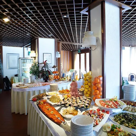 ミレラ ホテル 4*