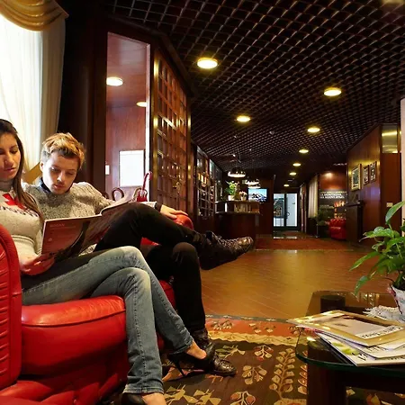 Hotel Mirella 4*